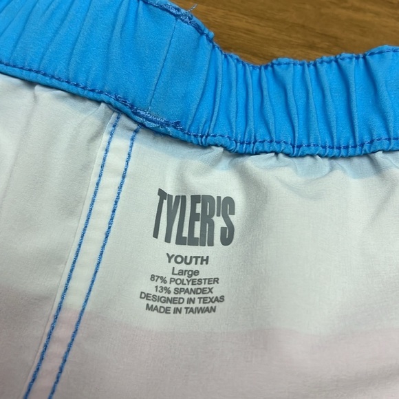 4 for $20 Tyler’s shorts size Youth Large - Picture 5 of 5